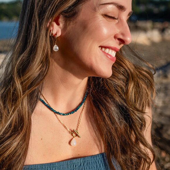 Stunning Moonstone Pendant Necklace w/ Waterproof Non-tarnish Gold Toggle Clasp - Picture 4 of 15